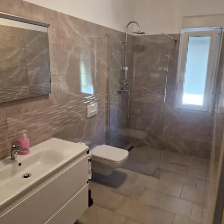 Apartment Vruja Ika